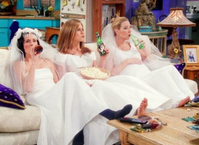 Актрисы из "Друзей" вместе появились на публике: как они выглядят спустя 25 лет после выхода сериала