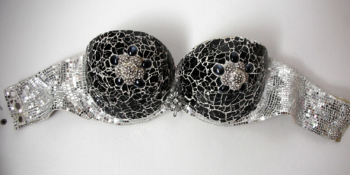 ТОП неординарных бюстов 