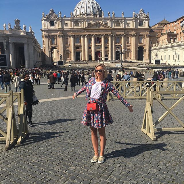 Бузова в Италии