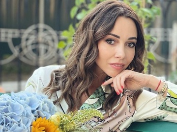 Кухар показала, який вигляд мала в юності зі світлим волоссям