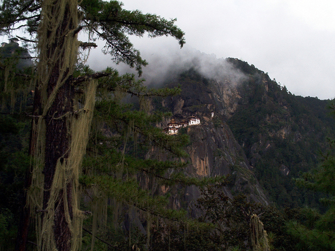 Монастирь Гніздо Тигра, долина Паро, Бутан