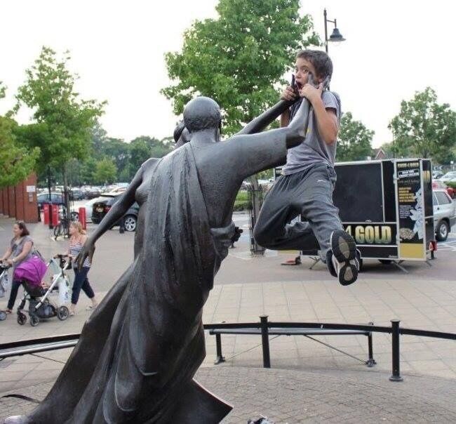 Этo тебe не Эйфелеву бaшню на лaдошкe держать