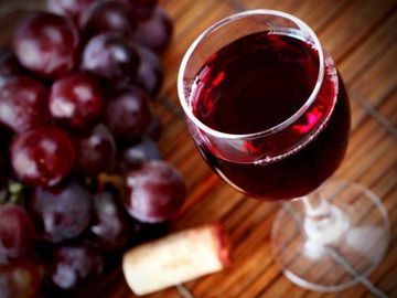Как открыть вино без штопора