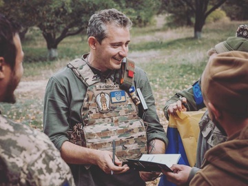 Коля Сєрга відверто розповів, що думає про Лободу, Потапа, Монатика та Барських