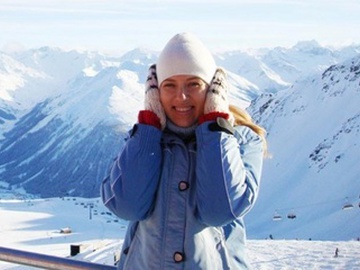 Ольга Горбачева устраивает соревнования на лыжах с друзьями