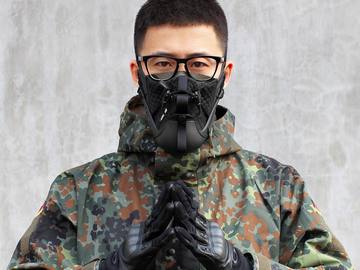 За экологию: дизайнер создает защитные маски из дорогих кроссовок