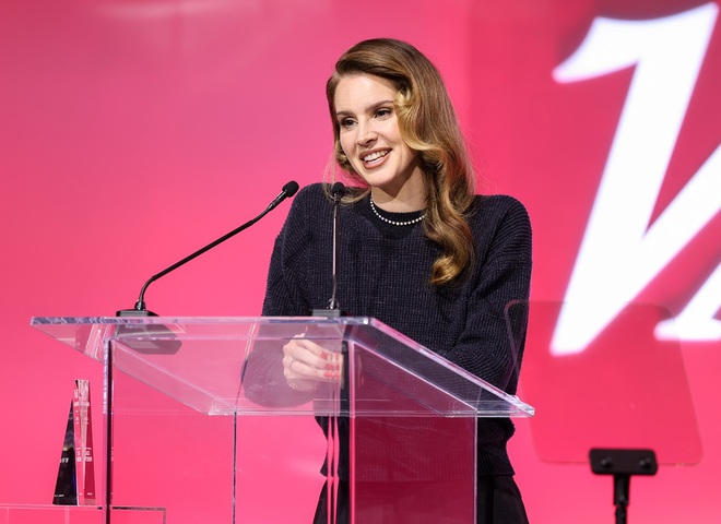 Лана Дель Рей вперше запостила в інстаграмі фото зі своїм чоловіком