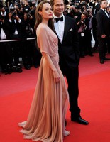 Джолі в Каннах була сама ніжність Джолі в Каннах була сама ніжність