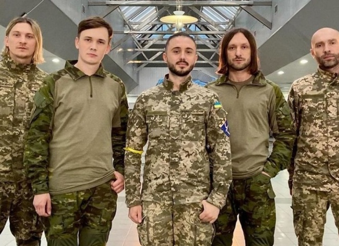 Антитіла мало не потрапили у ДТП у Парижі: Викрутили гайки на колесі турового авто