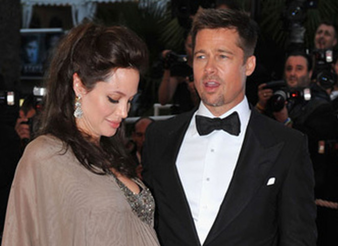 Джоли и Питт с близнецами