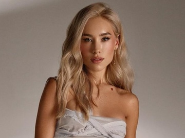 Блогерка Даша Квіткова розсекретила свою першу роботу