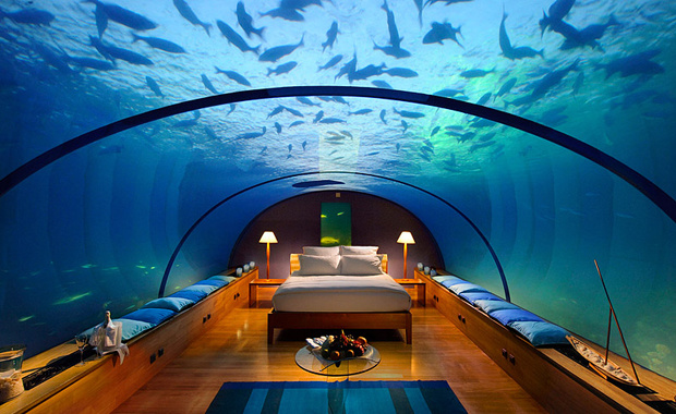 Фантастическая спальня под водой