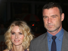 Трансгендерна дочка Шрайбера та Воттс дебютувала на подіумі в леопардовій сукні