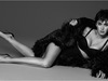 Кэти Перри похвасталась сексуальными формами на страницах Vogue Japan