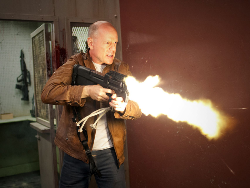 Кадры из фильма "Петля времени"