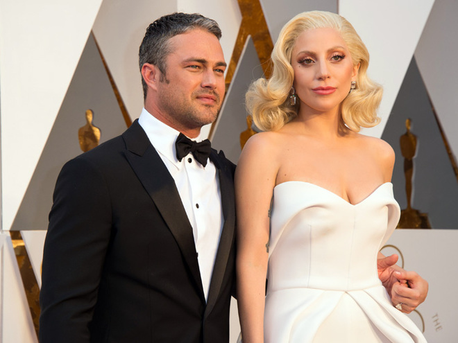 Оскар 2016: Леді Гага на червоній доріжці