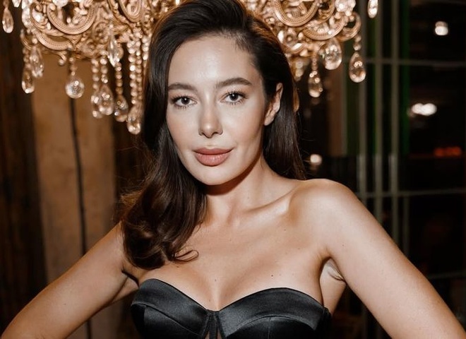 У відомої української блогерки розірвався грудний імплант