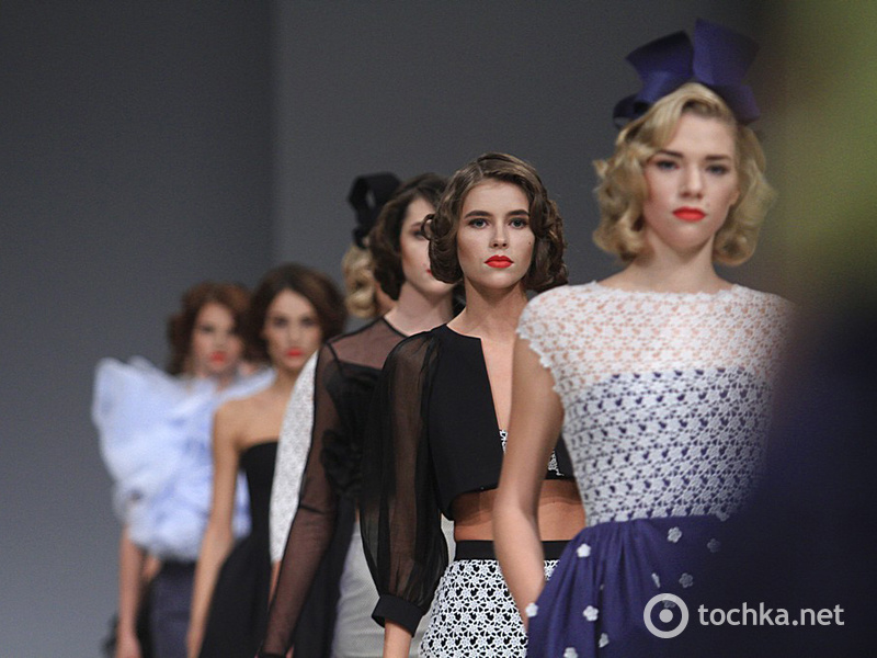 показ ANOUKI BICHOLLA