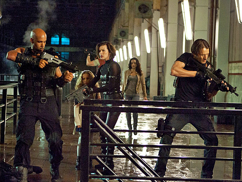 Кадри з фільму Оселя зла 5