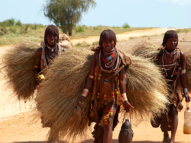 Африка изнутри: племена, в которых турист может пожить 