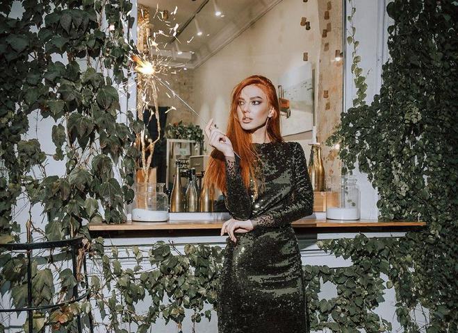 Настя Рудая с рыжим цветом волос