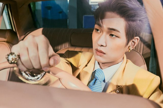 SHINee The 7th Album [Don’t Call Me] Onew
