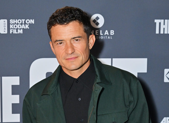 Орландо Блум поділився редкими фото з сином і дочкою