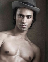 другий холостяк, Френсіс Метью