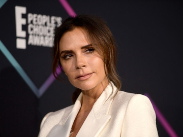 Вікторія Бекхем показала дочку у вечірній сукні