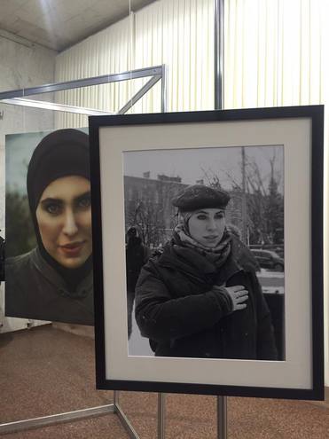 "Ніколи не забуду": в Киеве открыли фотовыставку, посвященную Амине Окуевой