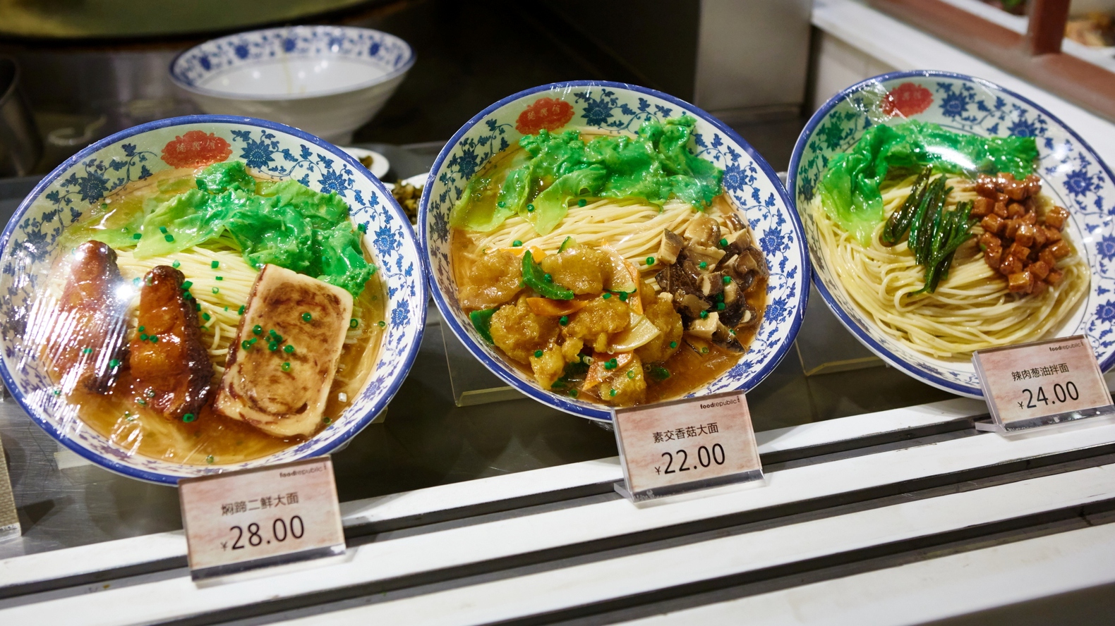 Інший Всесвіт очима популярного фотографа Андрія Саримсакова. Шанхай