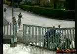 biker_vs_gate
