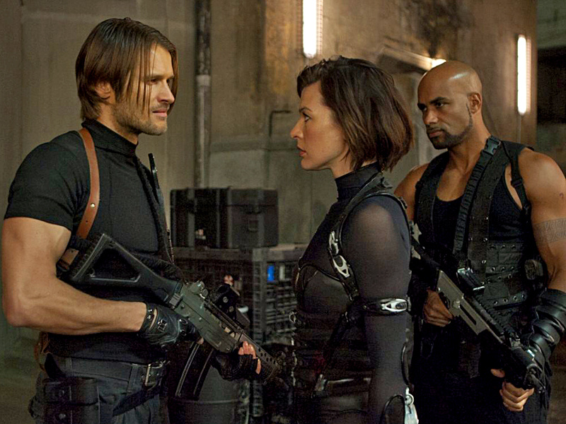 Кадри з фільму Оселя зла 5