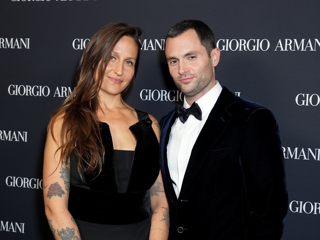 Зірка серіалів «Пліткарка» і «Ти» Пенн Беджлі стане батьком двійні