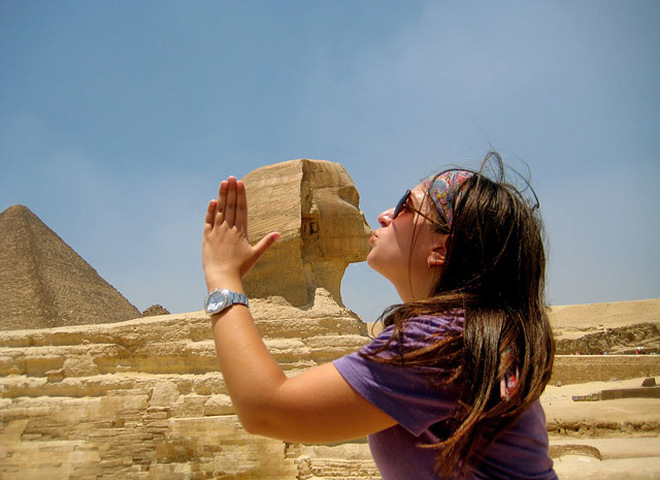 Найсмішніші фото українців за кордоном: Єгипетські піраміди