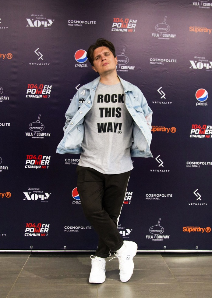 В Киеве прошла селебритиз-презентация игры RevolVR "Дикий запад"