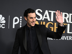 Зірка «Бората» закрутив роман із моделлю OnlyFans, яка вдвічі молодша за нього