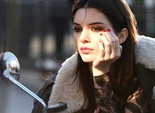 Новое лицо r. Под одним из фото Кендалл написала: “Я так счастлива объявить о том, что я стала новым лицом Estée Lauder