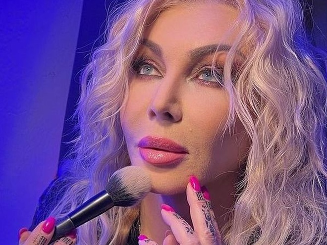 Ірина Білик показалася без гриму й запитала, як їй ліпше