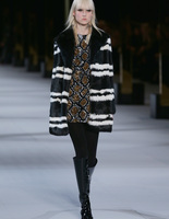 показ Saint Laurent 