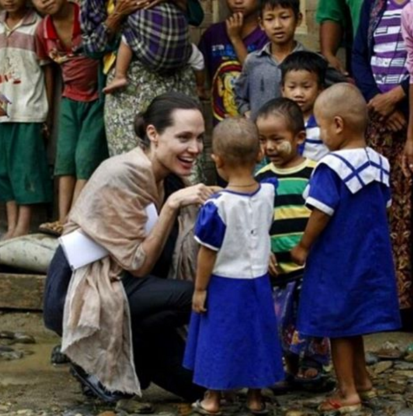 Анджелина Джоли