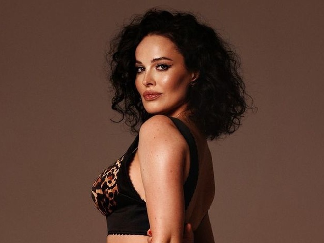 Астаф'єва привітала маму з днем ​​народження та показала рідкісне фото з нею