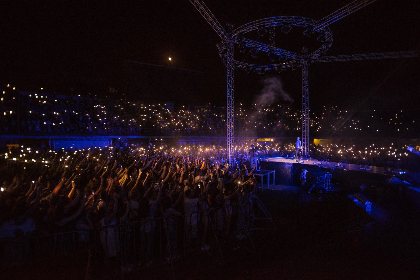 Антитіла в стадионном туре Hello