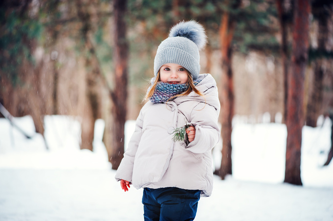 Топ-7 правил, як одягти дитину на зимову прогулянку