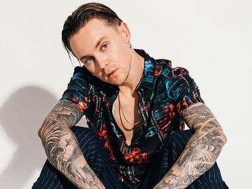 У мережі назвали вірогідну дівчину Артема Пивоварова