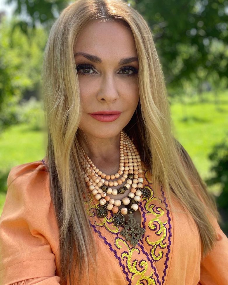 Коллекция вышиванок Ольги Сумской