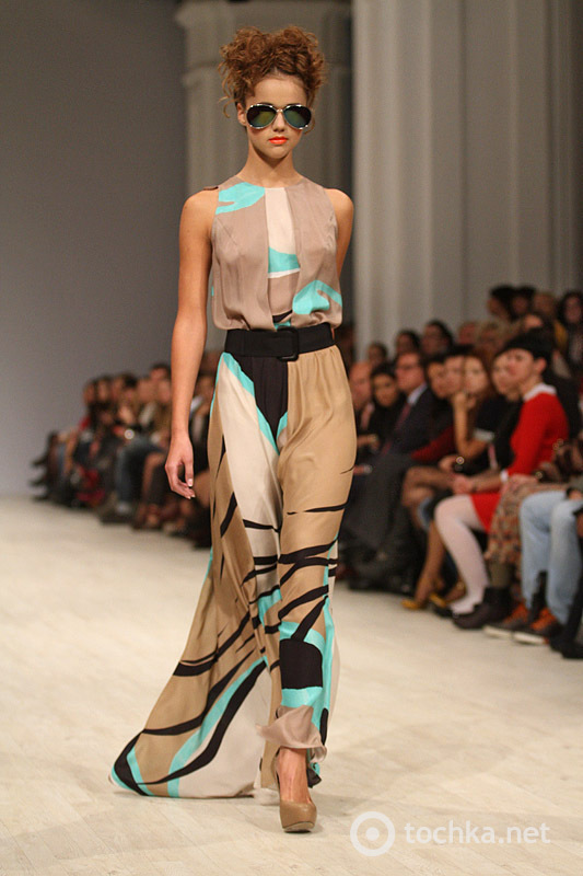 Показ Татьяна ЗЕМСКОВА / Елена ВОРОЖБИТ