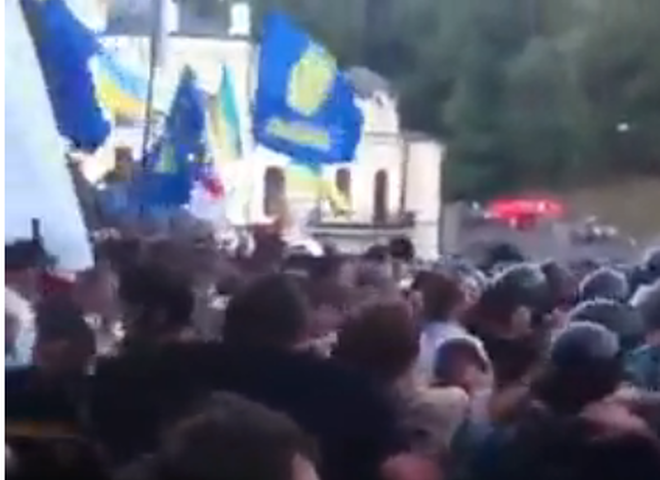 Бійка біля Українського дому