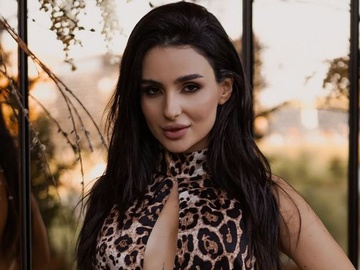 Трінчер показала, як змінилася за 10 років, і звернулася до хейтерів