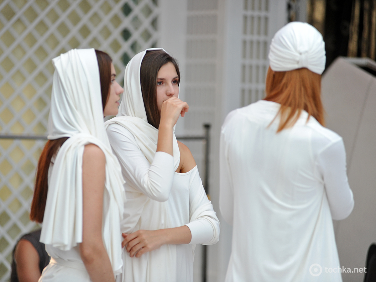 Бэкстейдж второго дня ОHFW